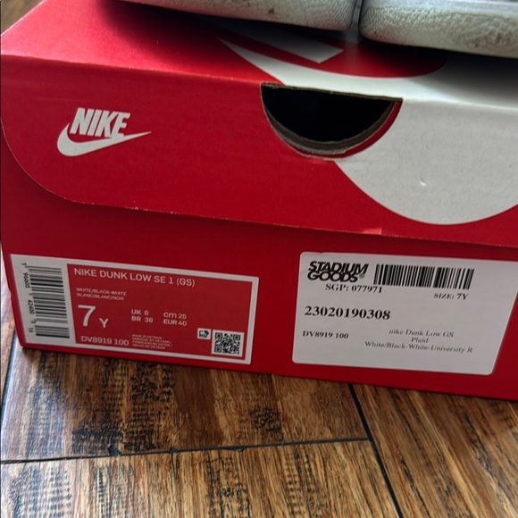 Nike Dunk Low SE 1 Tartan Plaid Shoes - Picture 2 of 6